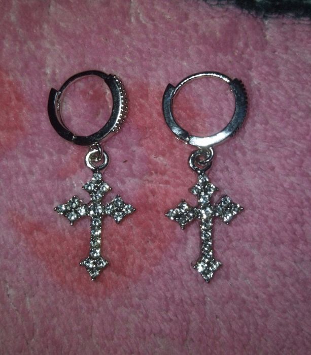 Сережки з хрестом