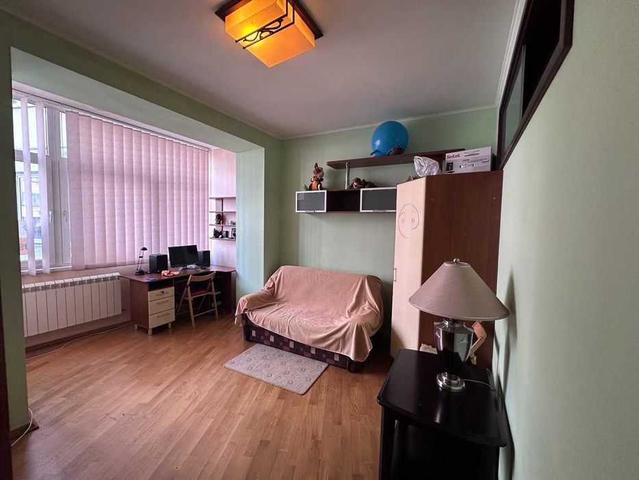 3-кімнатна квартира - центр, меблі, техніка