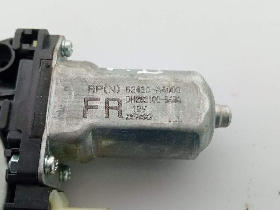 Motor vidro frente direito KIA Carens IV