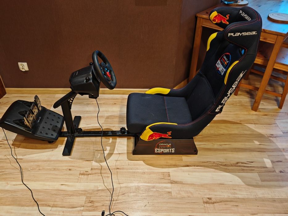 Kierownica Logitech g29  z fotelem playseat evolution redbull