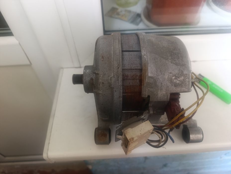 Продам двигатель со стиралки,рабочий