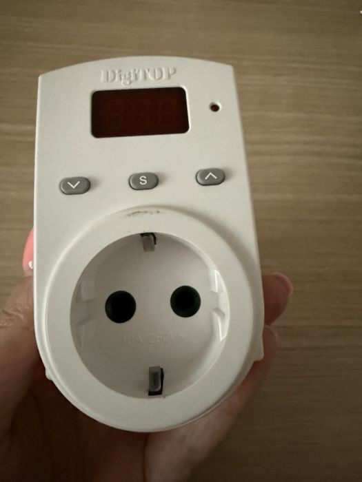 Реле напруги біле