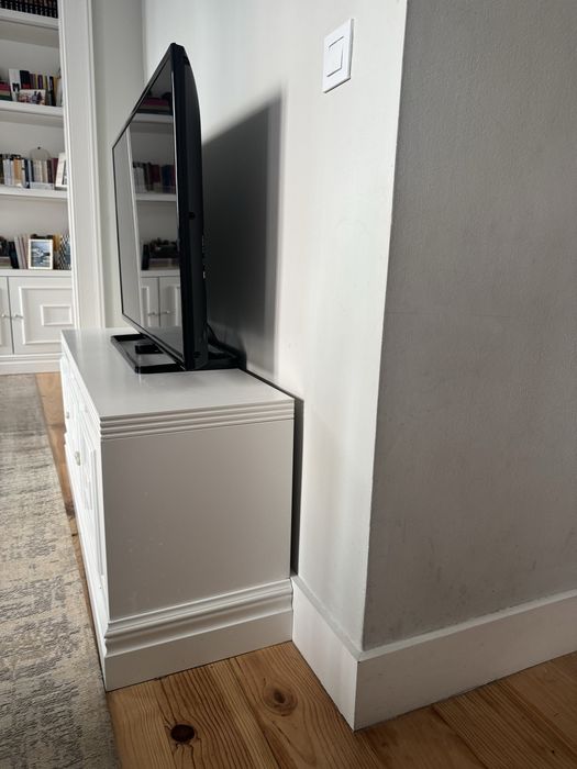 Móvel televisão bom estado