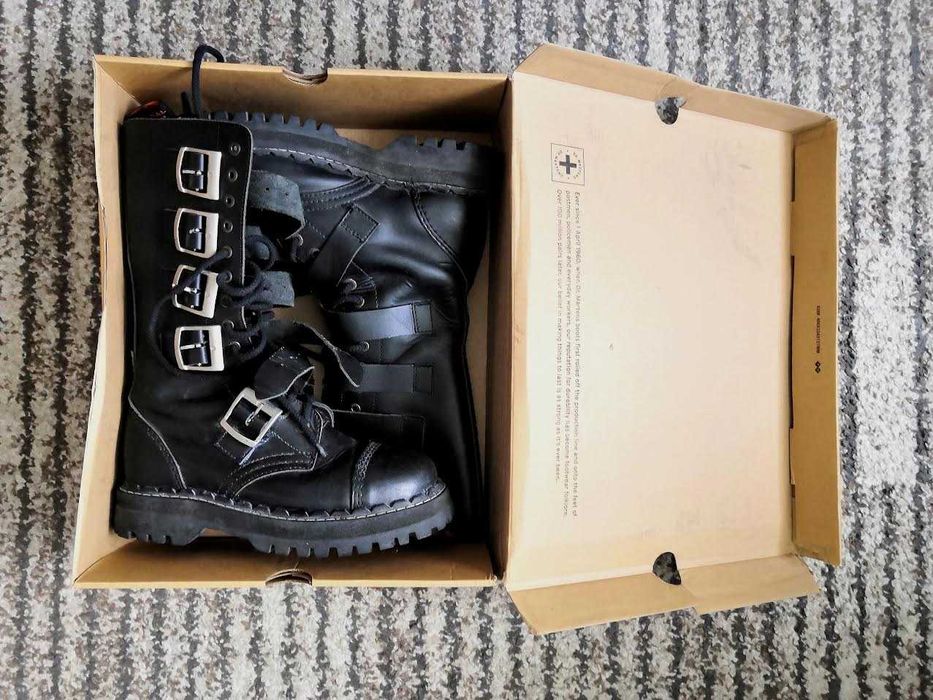 Sprzedam Glany KMM: 5 klamer, roz. 41,9 stan b. dobry