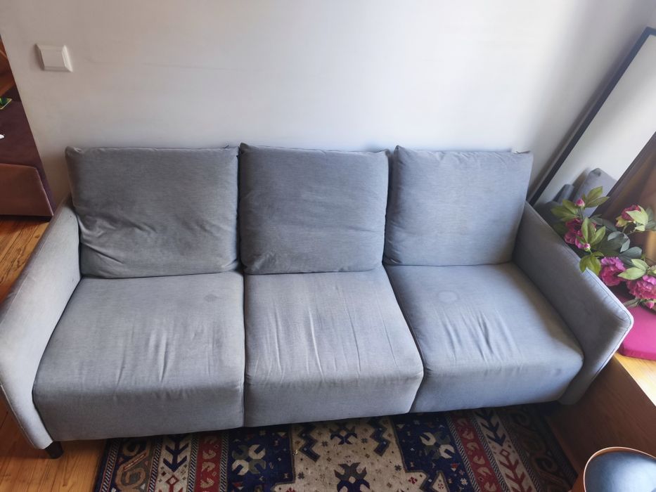 Vendo sofá cinzento de 3 lugares