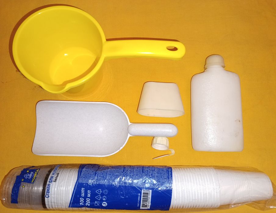 Ковш. Совок пластиковый. Фляга полиэтиленовая 0,5л. Стакан одноразовый