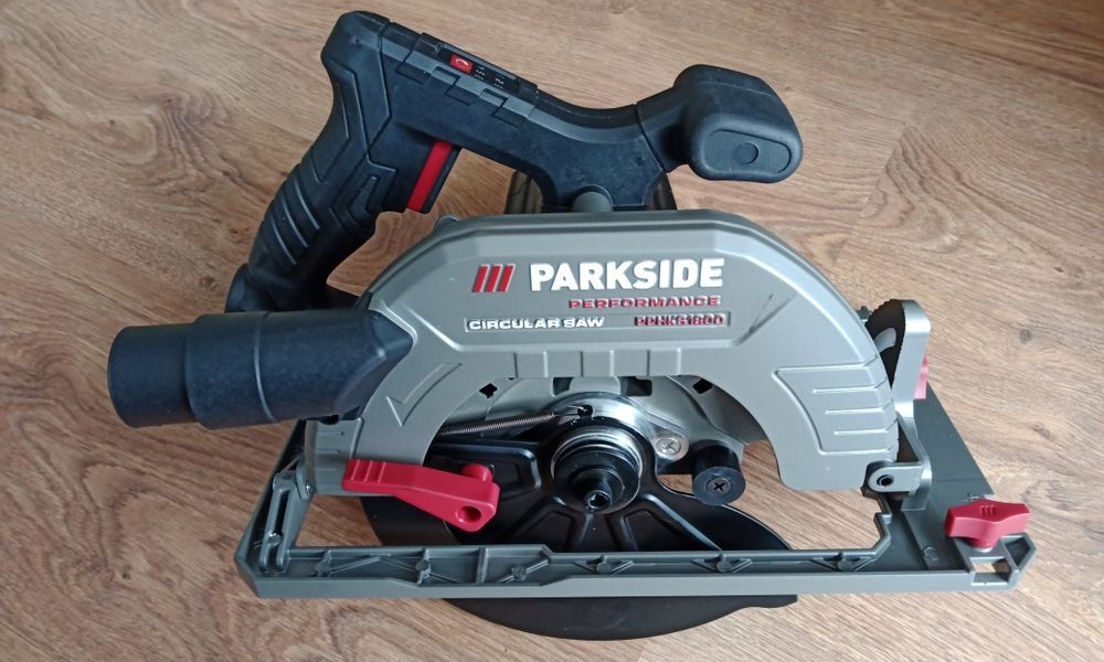 Pilarka tarczowa firmy Parkside Performance PPHKS 1800 A1
