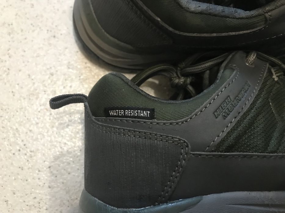 Продам трекінгове взутия