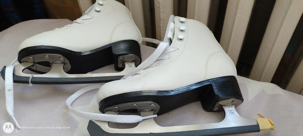 Łyżwy dziecięce figurówki.