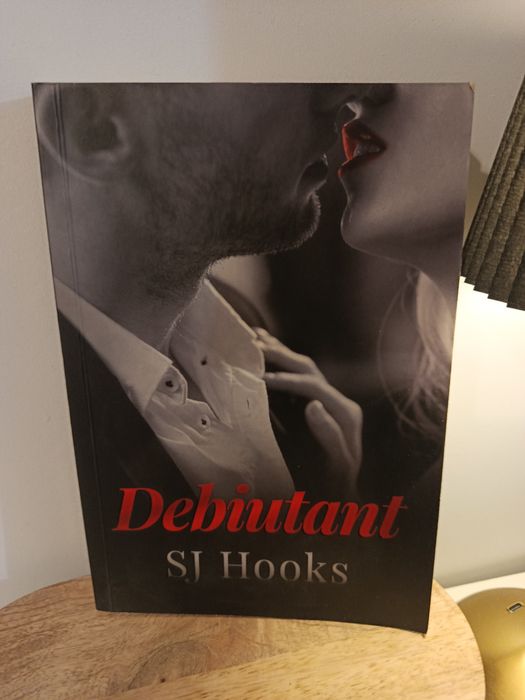 Absolwentka + Debiutantka – seria S.J. Hooks