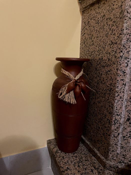 Conjunto de 2 Jarras Decorativas