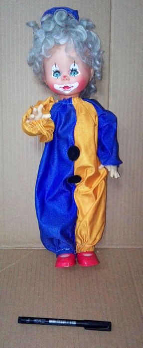 Clown-style doll64750656334082122