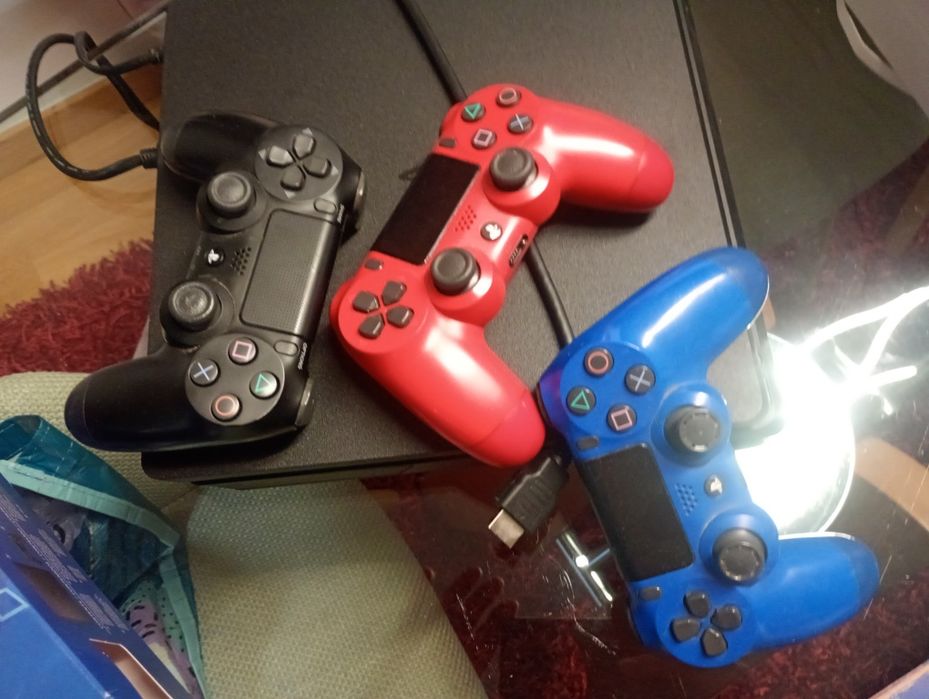 PS4 com jogos s e volante