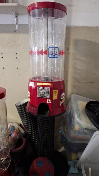 Máquina expendedora de  Pringles.