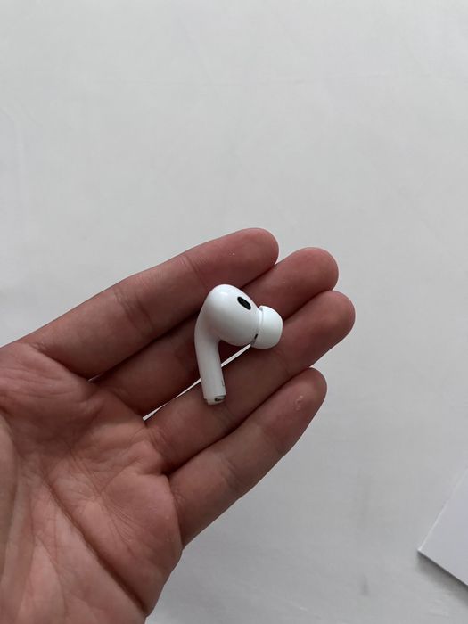 AirPods Pro (2nd generation) fechado