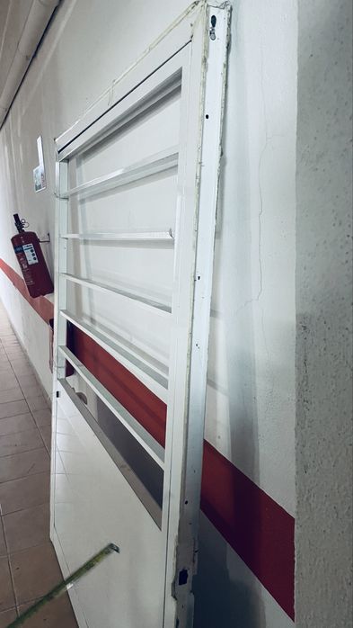 Porta aluminio lacado branco