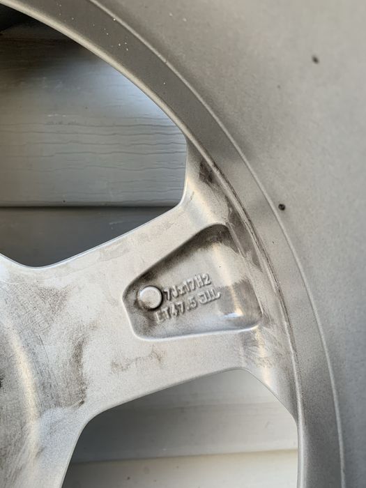 Оригінальний титановий диск Ford Volvo 4/108 R17 4*108 17 одна штука