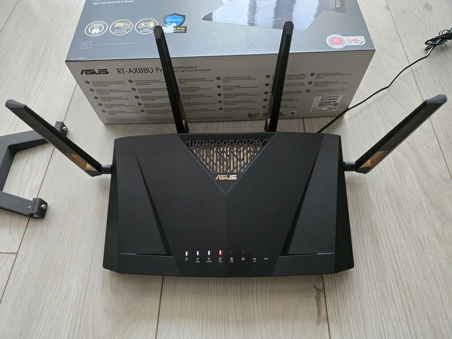 ASUS RT-AX88U Pro + uchwyt ścienny Wi-Fi 6