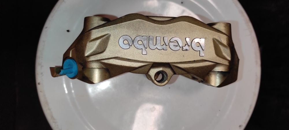 Zacisk hamulcowy BMW GS 1250 Brembo Prawy