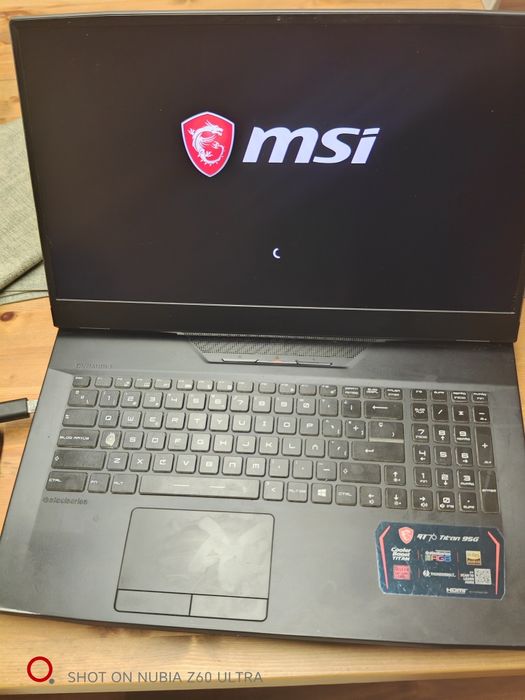Portátil MSI GT76