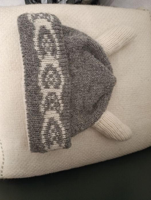 Wełniana czapka z rogami