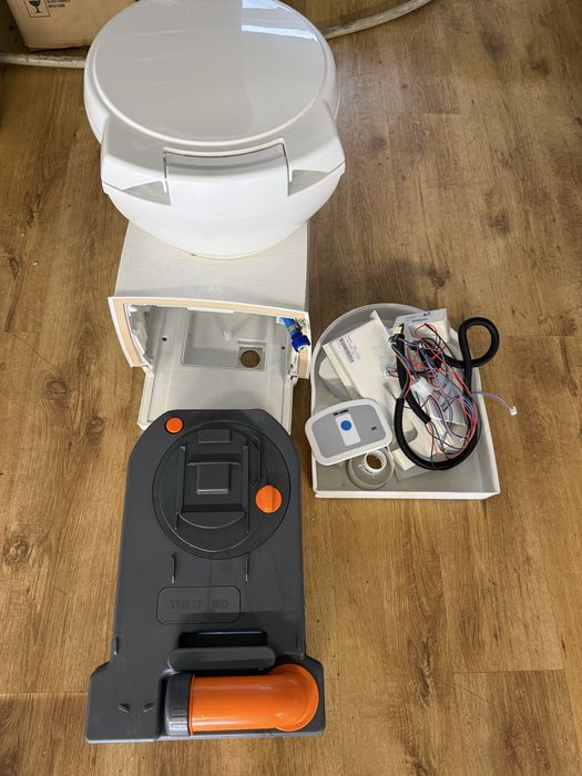 Toaleta Thetword kamper