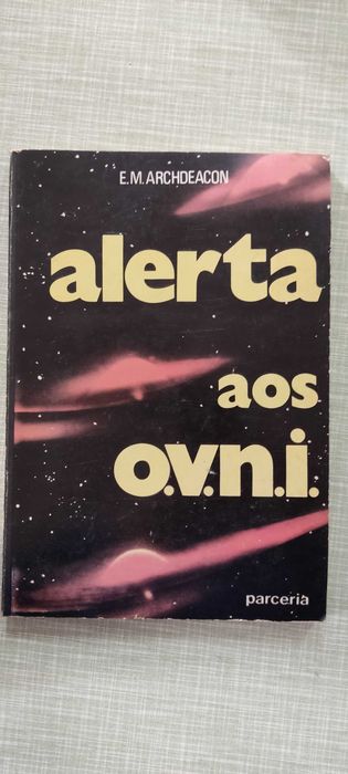 Oito livros temas variados