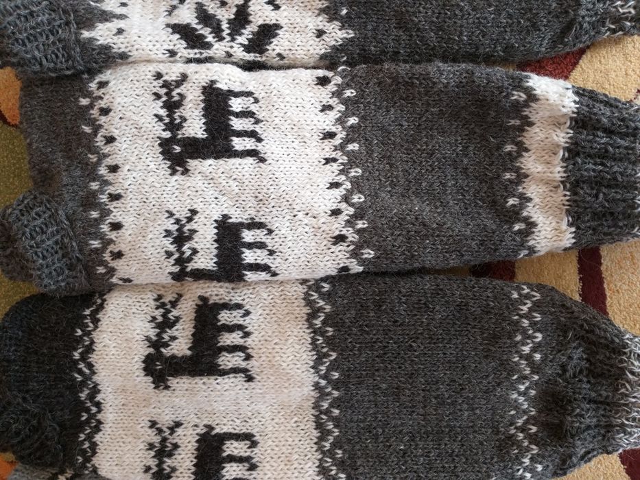 Swetry z owczej wełny