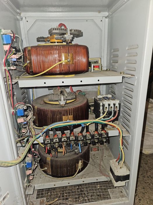 Трифазний стабілізатор RUCELF SDV-3-20000