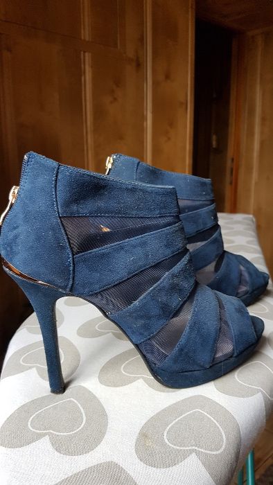 Buty r 41 zamszowe wys obcas niebieskie,