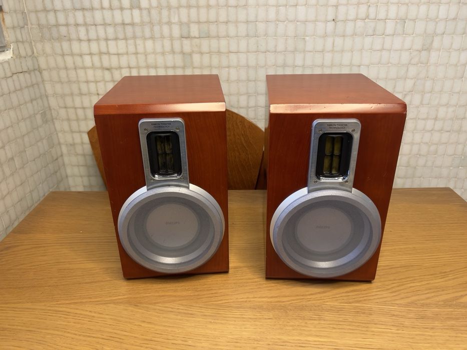 Colunas Hi-Fi em Madeira, ribbon twitters BOOKSHELF