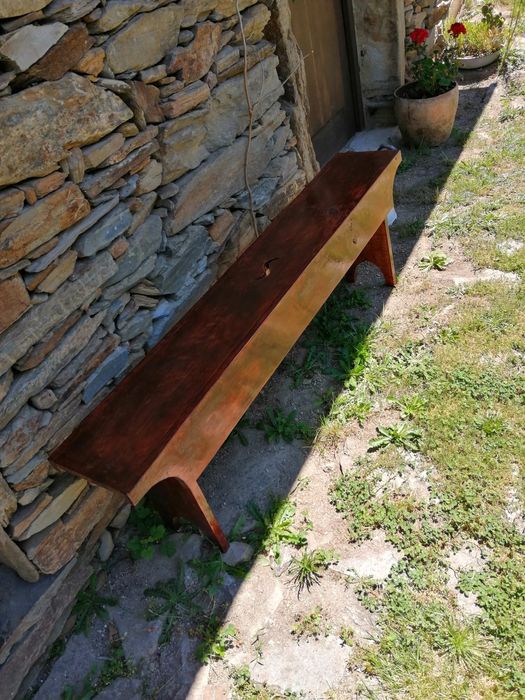 Bancos e mesas madeira rusticas para turismo rural e jardim