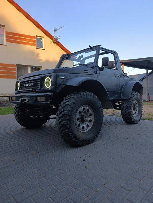 Auto terenowe Suzuki samuraj