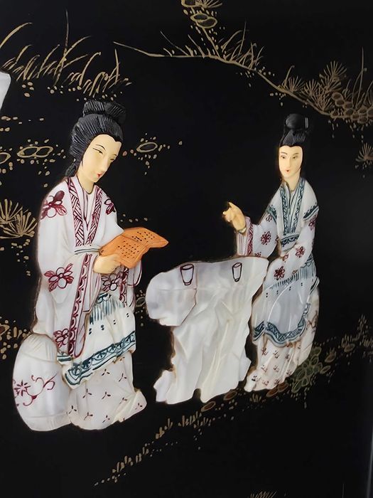 Ekskluzywna komoda chińska Chinoiserie - czarna laka i bogata inkrustacja masą perłową. Antyk.