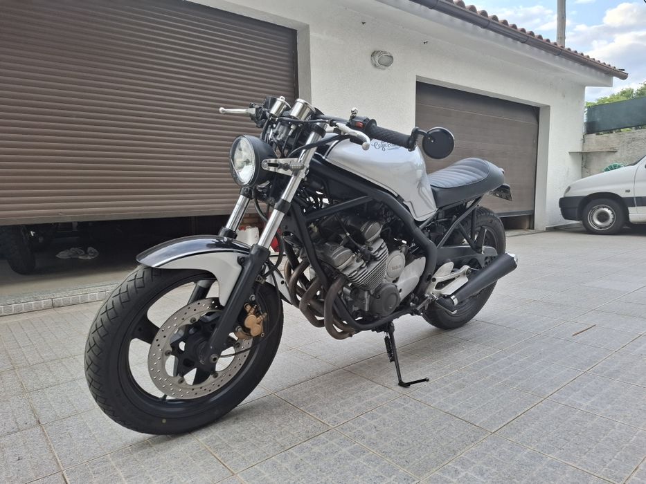 YAMAHA XJ600 de 1996 café racer