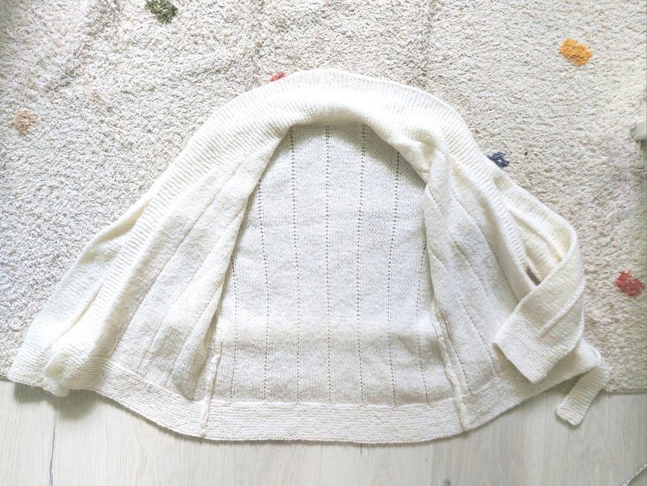 Biały wiązany sweter-kardigan plus drugi gratis