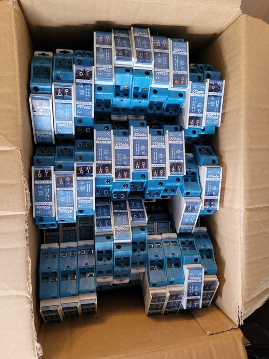 Przekaźnik przełączający Eltako R12-110  230V  16A 1 NC, 1 NO