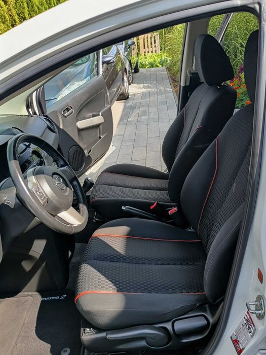 Mazda 2 po lifcie 2011 rok 1.3 benzyna 75 KM.