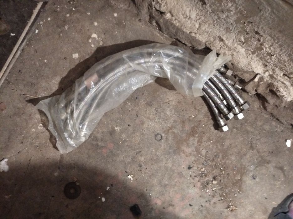 Шланги водопроводные. Новые  50 см.