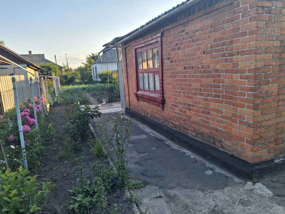 Продам будинок .