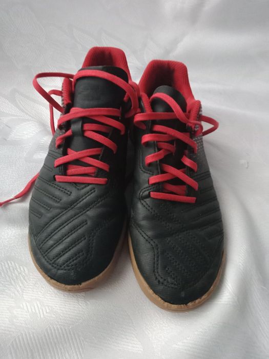 Buty halowe Kipsta do piłki 38