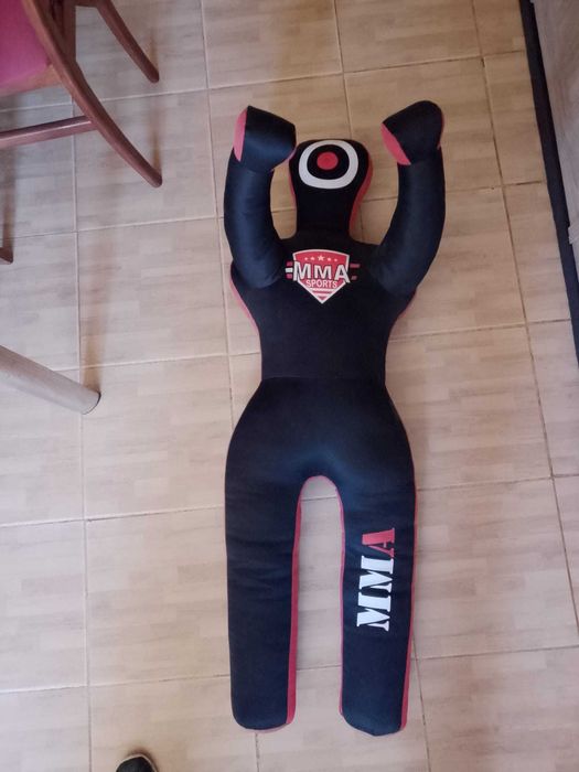 Boneco de treino MMA em ótimo estado