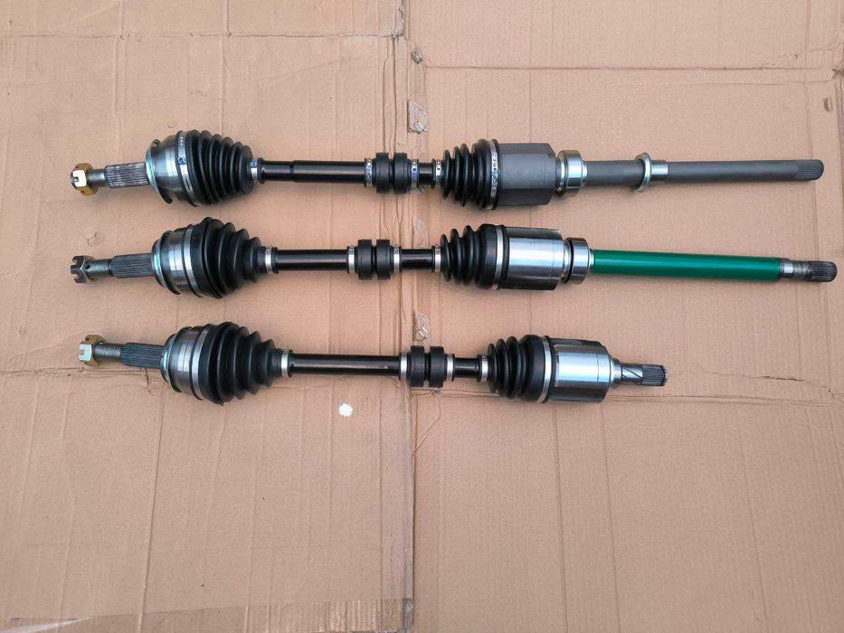 Привод передний на Nissan Rogue Sport полуось ліва піввісь права