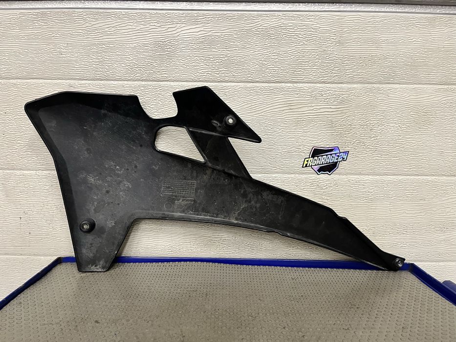 Boczek prawy owiewka fantic 50