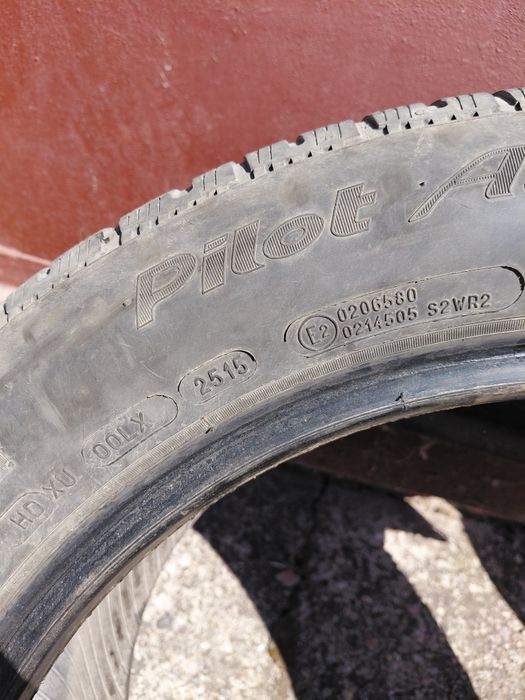 Шини 245/50 R18  3 - шини Bridgestone, 1 - Michelin