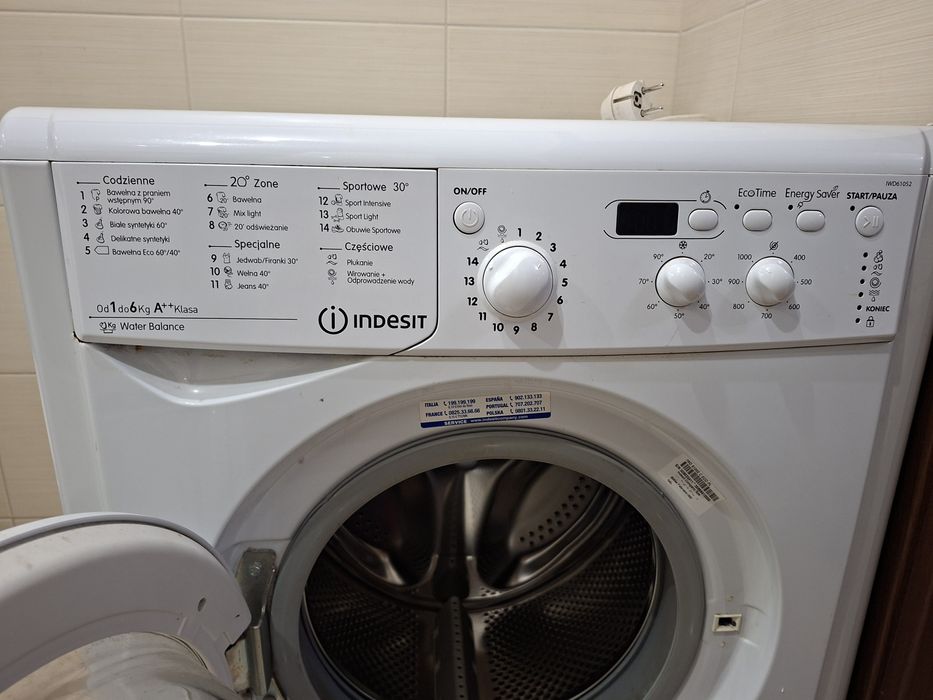 Pralka Indesit IWD61052