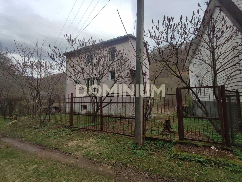 Продається будинок по вул. Зарічна
