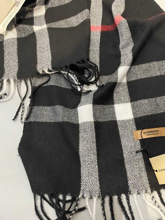Фірмовий шарф Burberry чорний в клітинку кашеміровий 30/180см