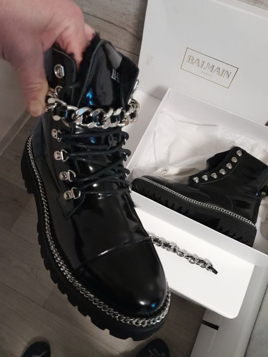 Продам ботинки зимние.