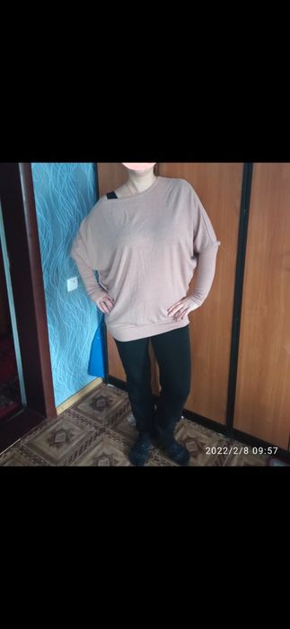 Продам женскую кофточку